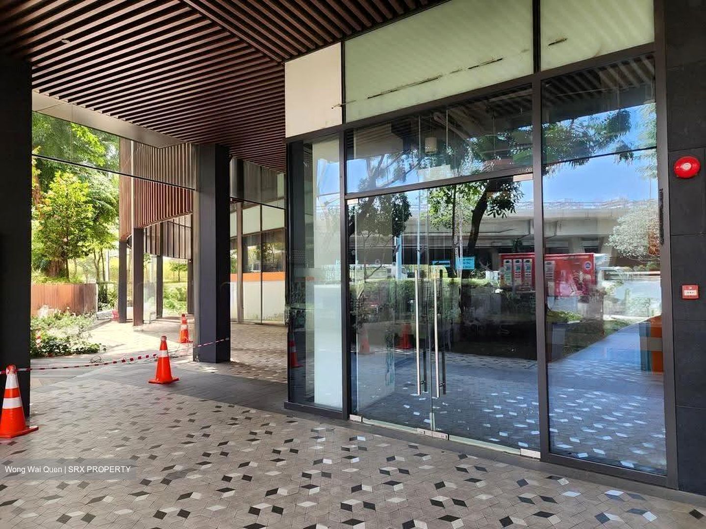 The Venue Shoppes (D13), Retail #639391961